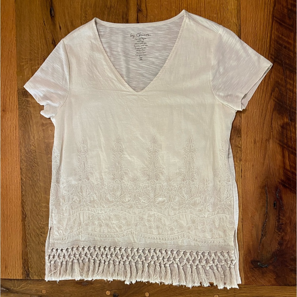 Chico’s Ivory V-Neck Top w/ Beautiful Embroidery and Fringe on Front, Sz Medium